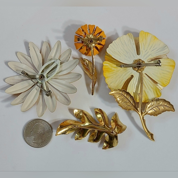 Vintage Floral and Leaf Brooch Set - Picture 2 of 6